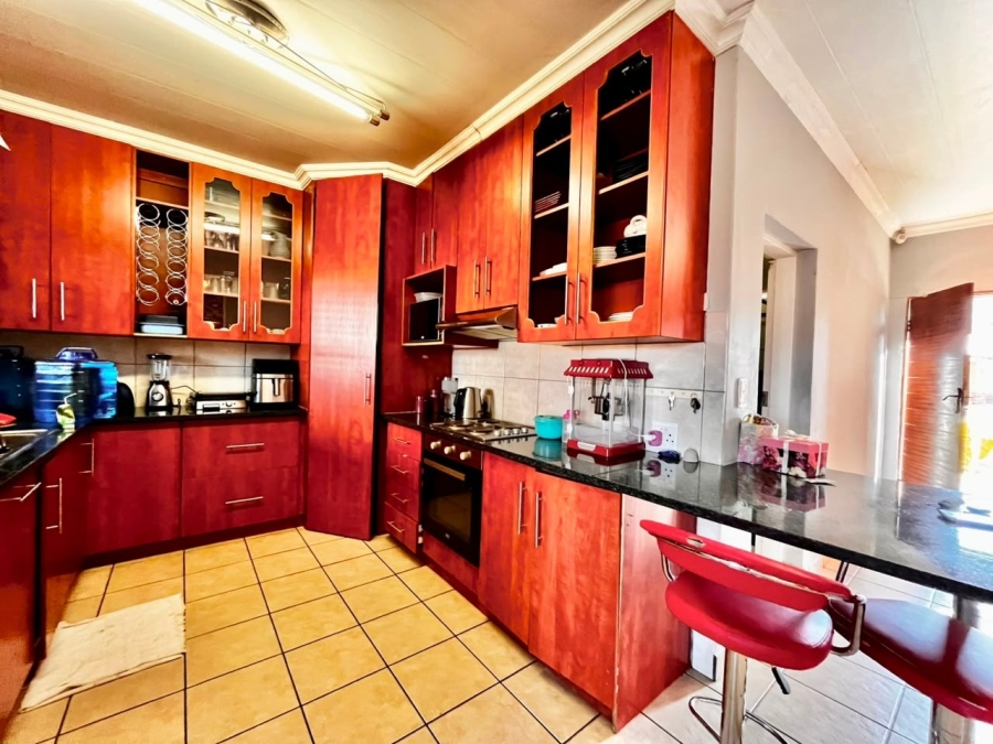 3 Bedroom Property for Sale in Waterval East North West